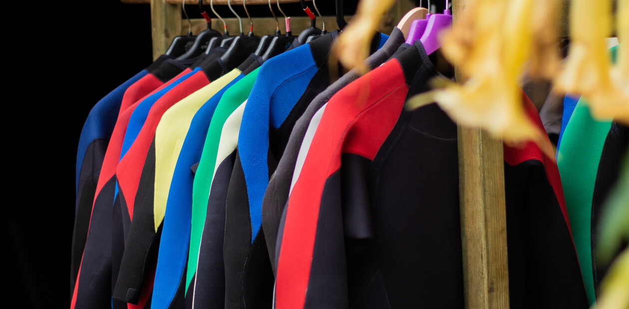 Outlet ModMotive Collective Store -Outlet ModMotive Collective Store neoprenanzug waschen 1260x620 crop